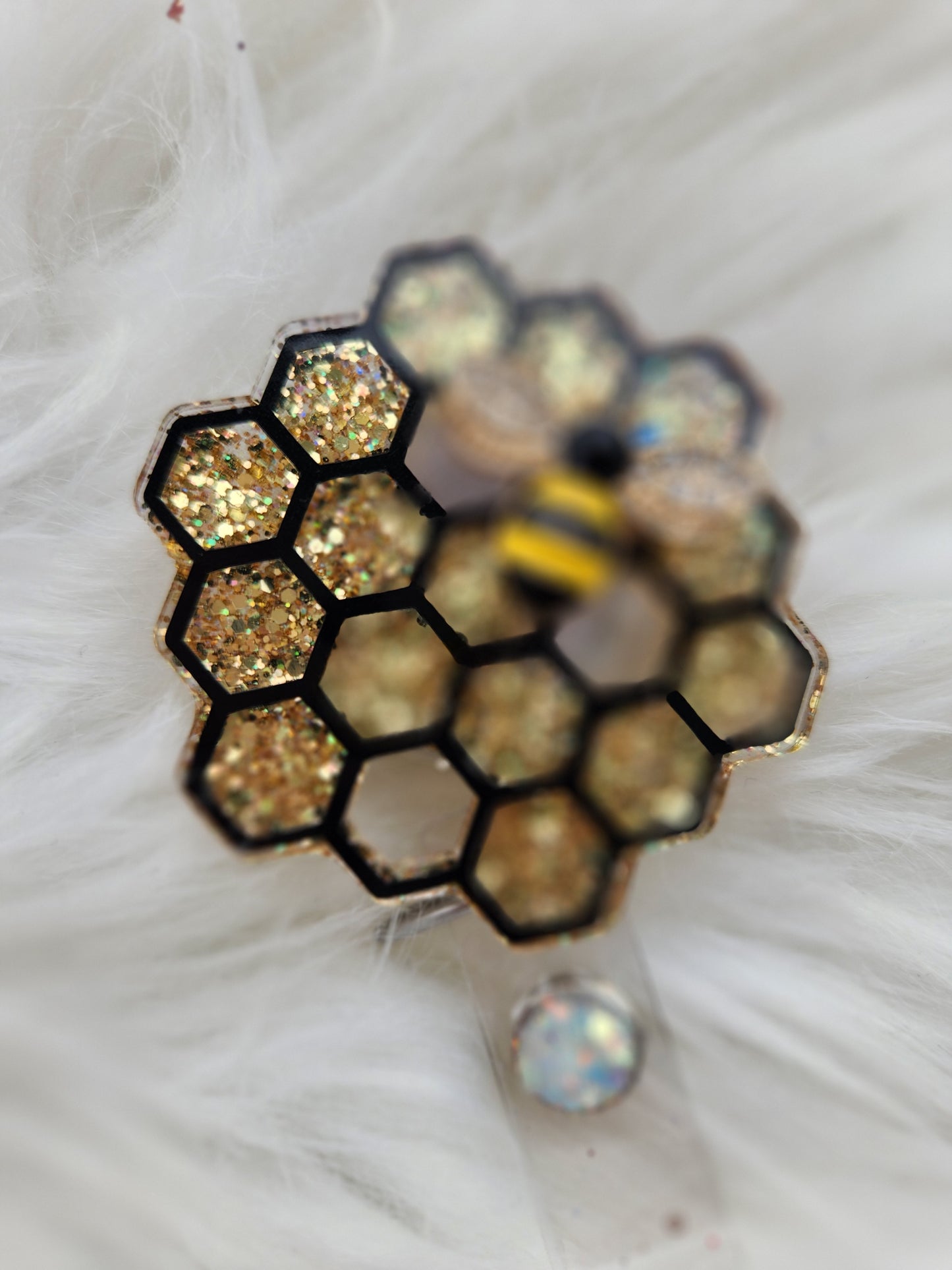 Honeycomb Badge Reel (gold)